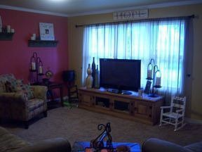 3rd image of 307 E Carolanne Blvd