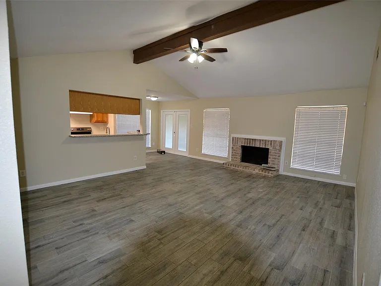 18507 Wood Glen Ln — Photo 2