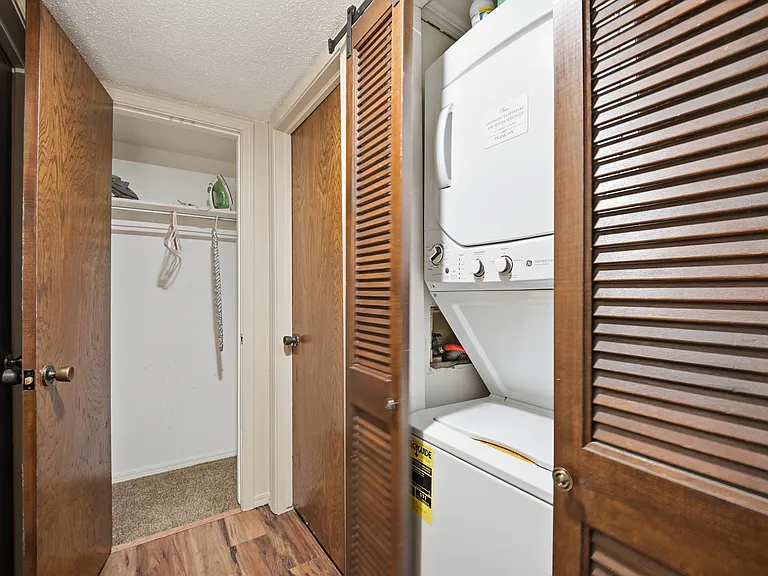 11307 N May Ave #D — Photo 22