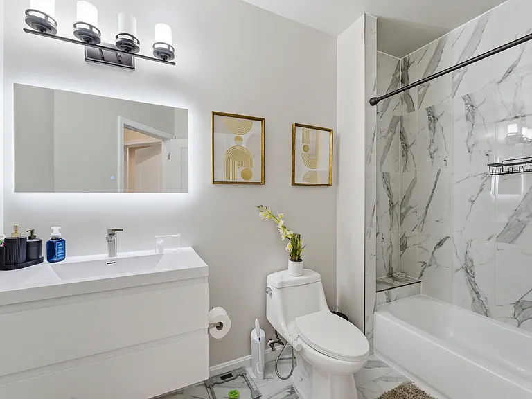 upstairs full bath