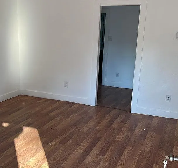 2825 Victoria St — Photo 5