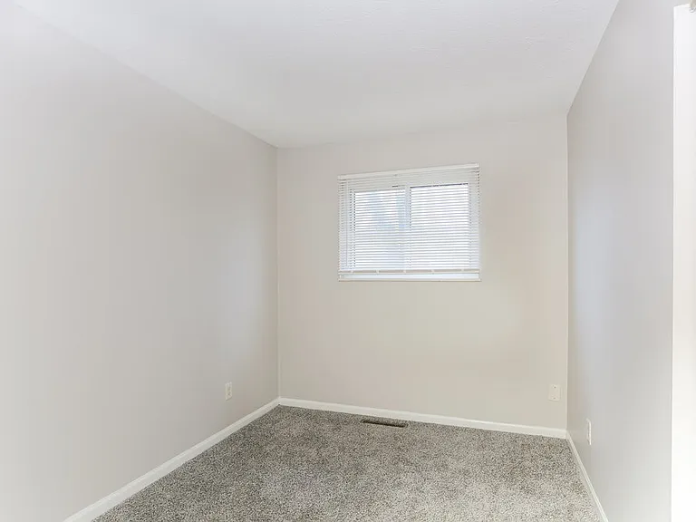 3944 Ivorton Rd E — Photo 13
