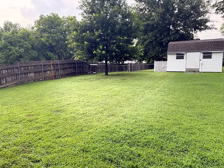 3710 Pratt Dr — Photo 17