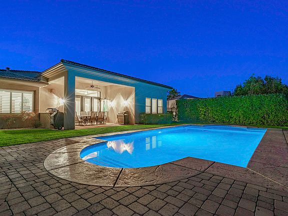 3rd image of 2248 E Stone Cliff Dr