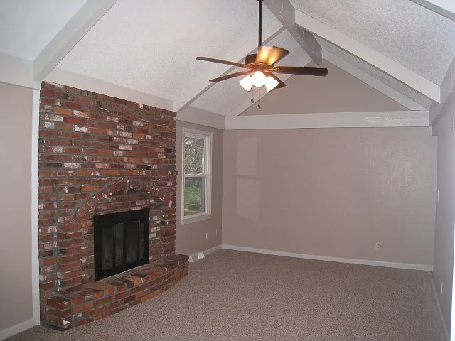 9609 N Charlotte St — Photo 9