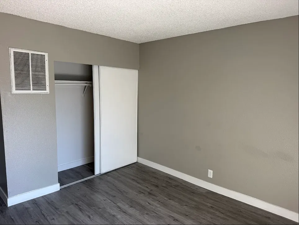 2 bed, 1.5 bath, 1175 sqft, $1,305 — Photo 2