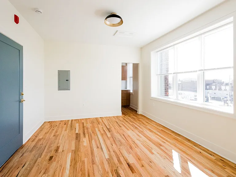 Sterling Apartments — Photo 9
