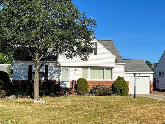 2nd image of 814 Bayridge Blvd