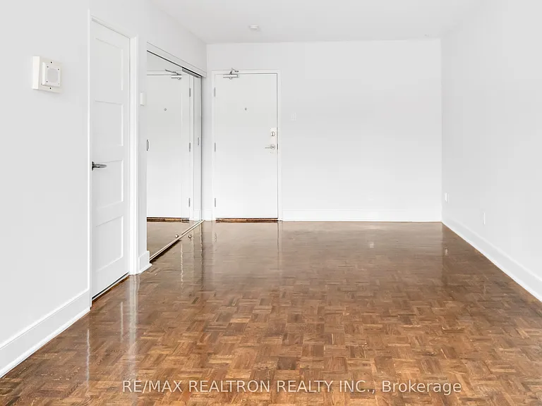 33 Isabella St #205 — Photo 12