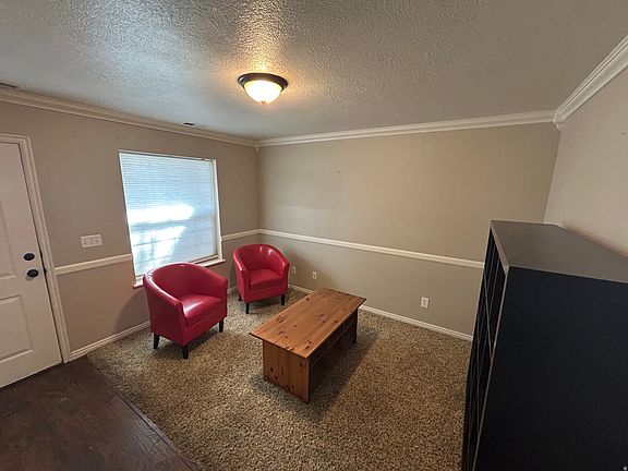 4th image of 432 W Spring Ln