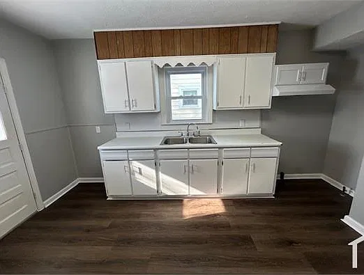 3 bed, 950 sqft, $1,295 — Photo 2