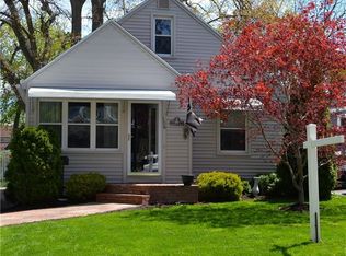 106 Woodstock Rd, Rochester, NY 14609