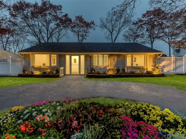 63 Biscayne Drive, Selden, NY 11784