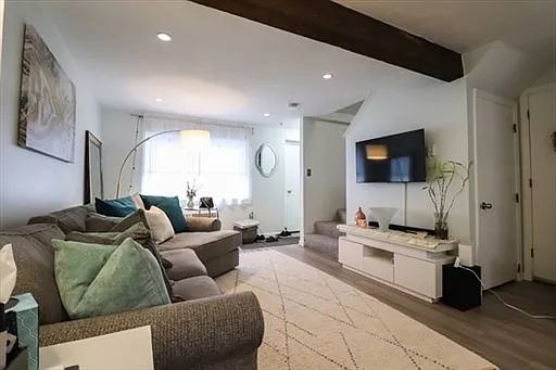 54 Fairfield Park — Photo 6