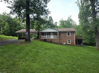 146 King Park Cir, Mount Airy, NC 27030