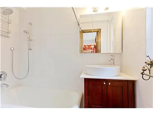 Rented by Douglas Elliman | media 22