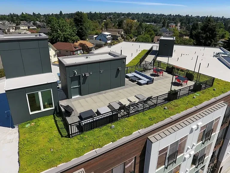 The Crew Apartments; A Green Lake Gem! — Photo 7