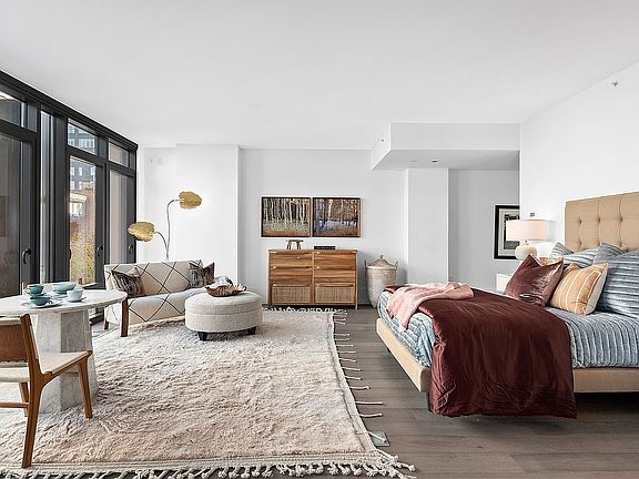 4th image of 429 Kent Ave #L61