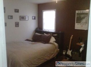 31 W 1st St, Deer Park, NY 11729