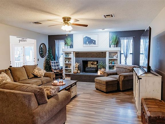 2nd image of 341872 E Hill St