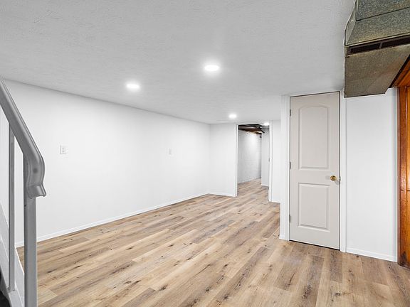 2nd image of 411 Hickory St #4115HS
