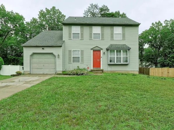 77 Rosalind Cir, Sicklerville, NJ 08081