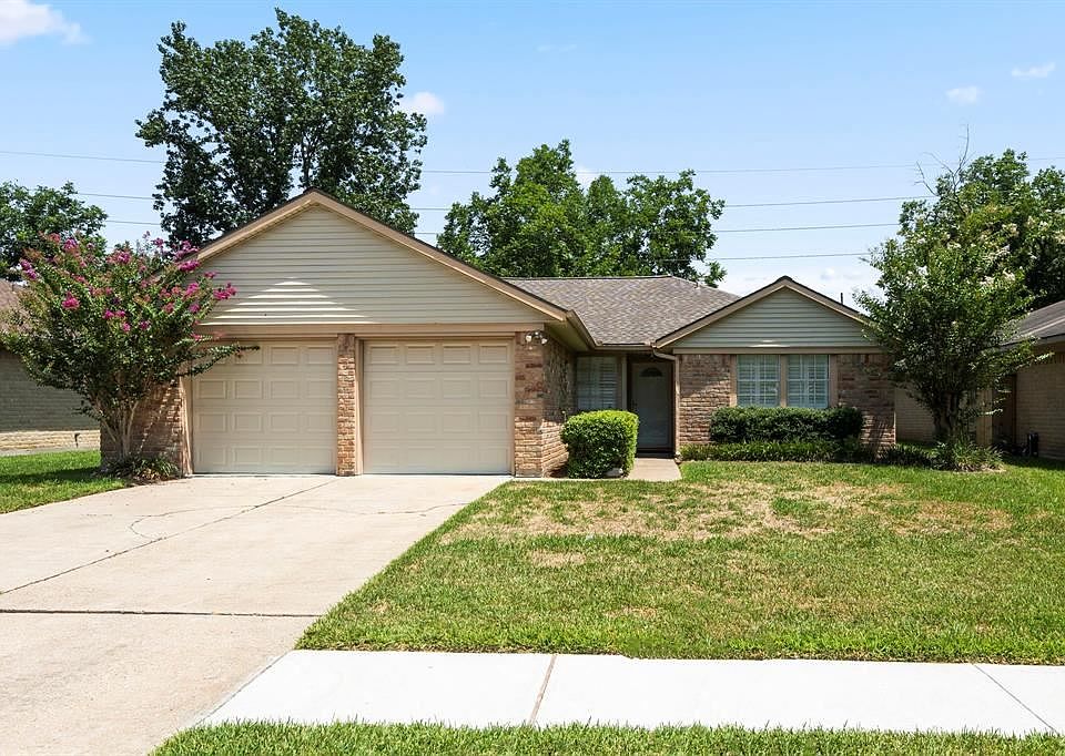 1st image of 22738 Red River Dr