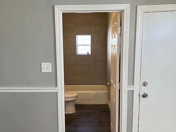 4th image of 15 Katherine St #2