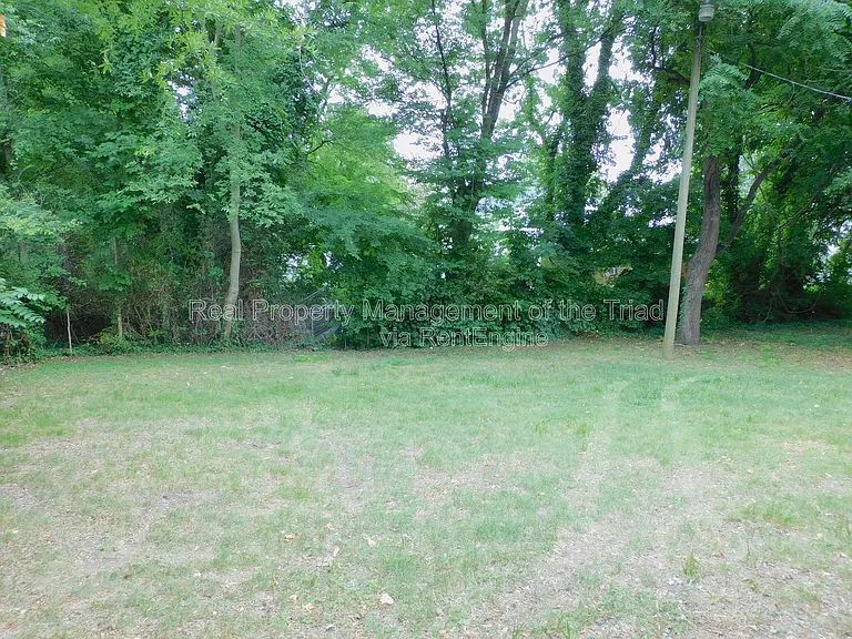 504 Oxford St — Photo 20
