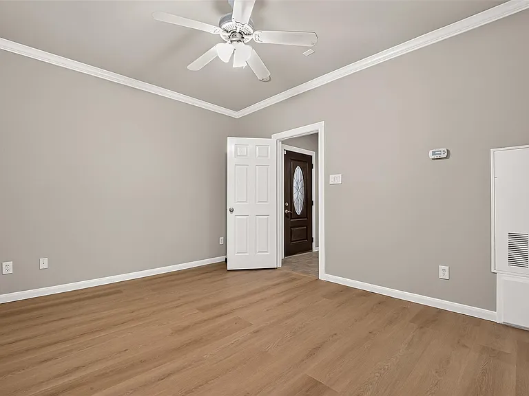 1513 Roy St — Photo 28