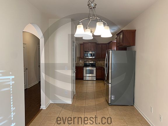 5th image of 262 Chesser Park Dr