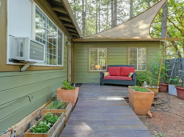 14319 Rattlesnake Rd, Grass Valley, CA 95945