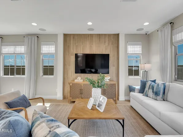 43230 N HINOKI Street, San Tan Valley, AZ 85140