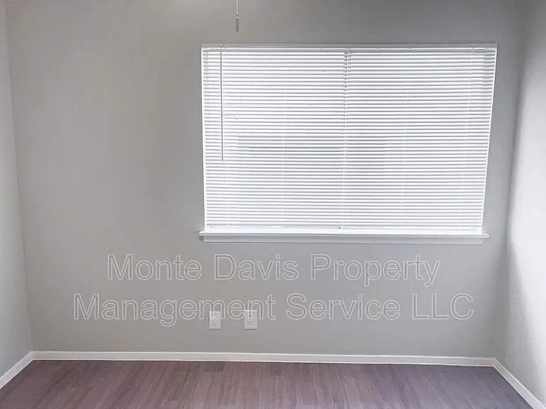 8907 Parkfield Dr #101 — Photo 13