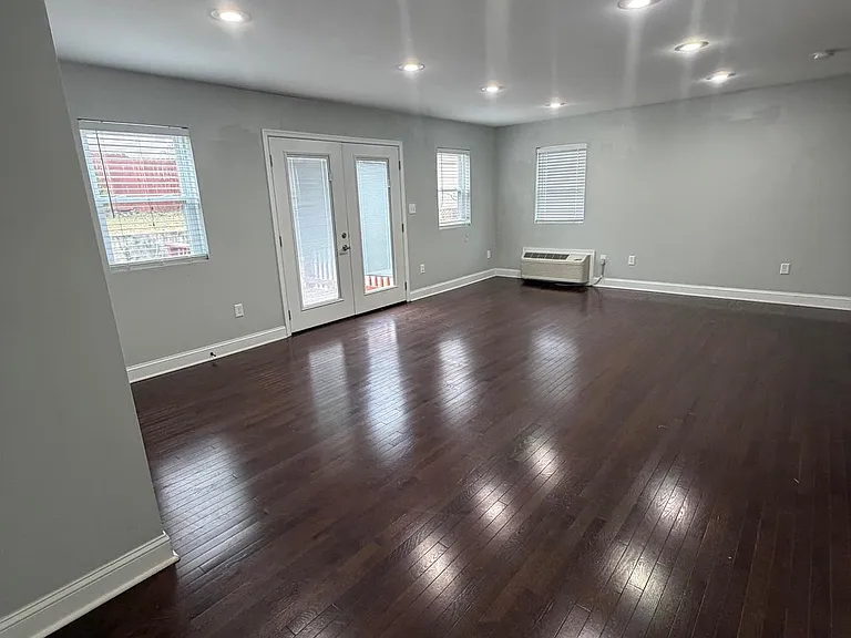 6609 Patterson St — Photo 4