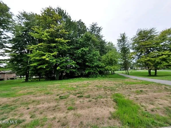 8945 Oak Valley Rd, Holland, OH 43528