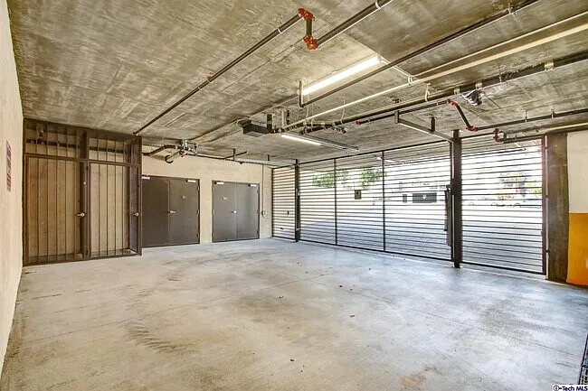2 bed, 2.5 bath, 1312 sqft, $3,500 — Photo 3