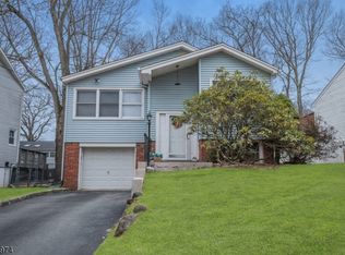 64 Laurie Rd, Landing, NJ 07850