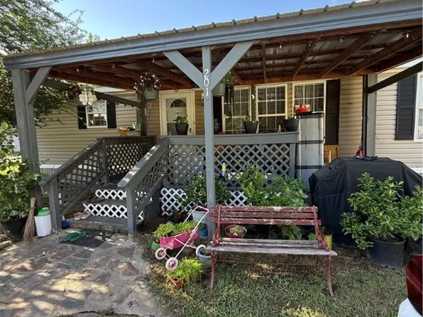 201 Mills Ave, Poteau, OK 74953