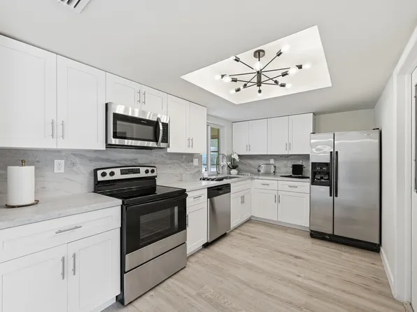 2631 W Golf Boulevard, Pompano Beach, FL 33064