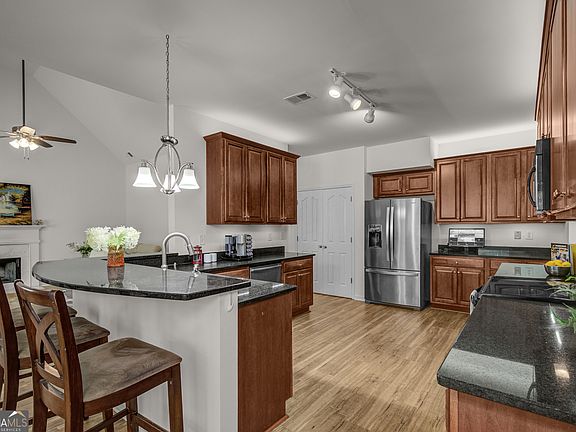 4th image of 148 Marie Farms North Dr