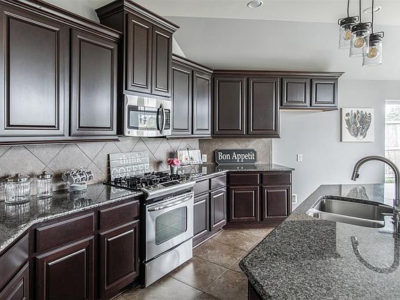 3rd image of 6022 Silver Thistle Ln