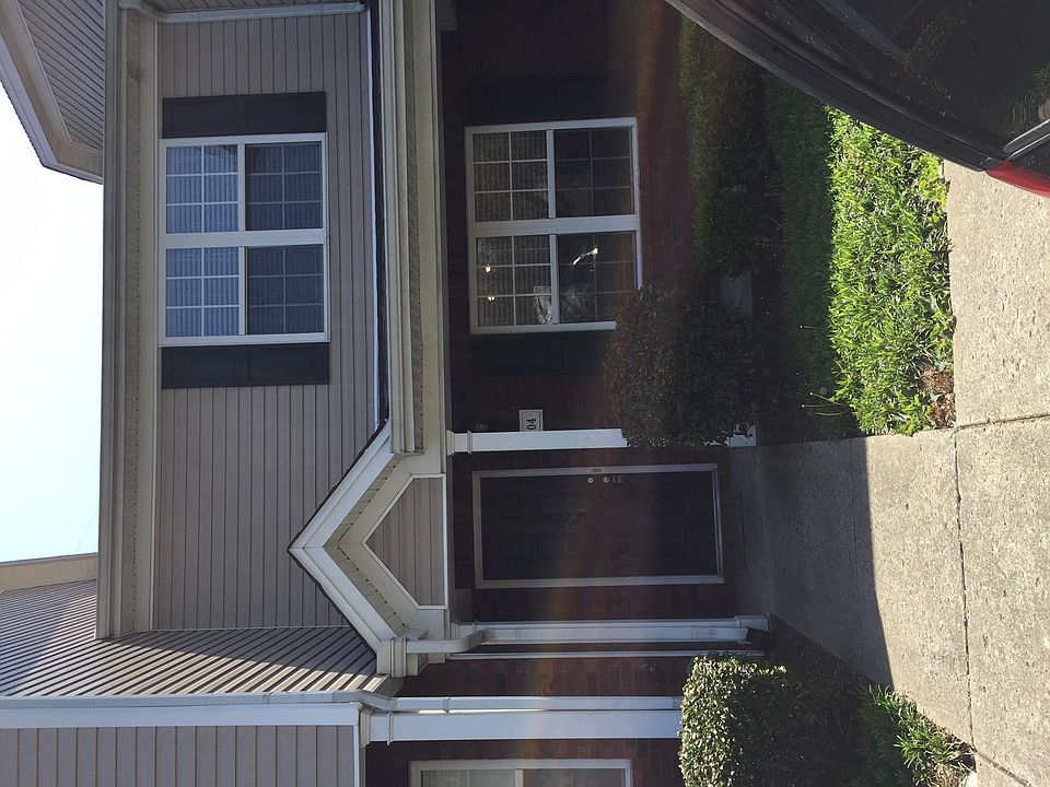 1st image of 104 Oak Valley Cir