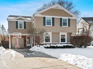 2911 Orchard Ln, Wilmette, IL 60091