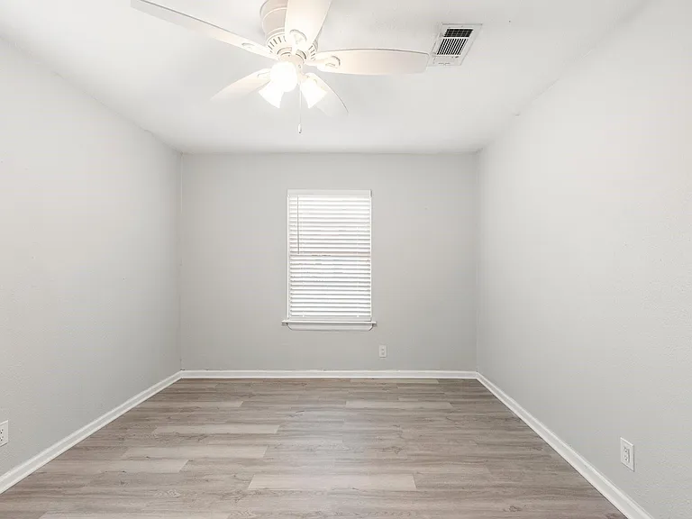 7938 Snowden St — Photo 29
