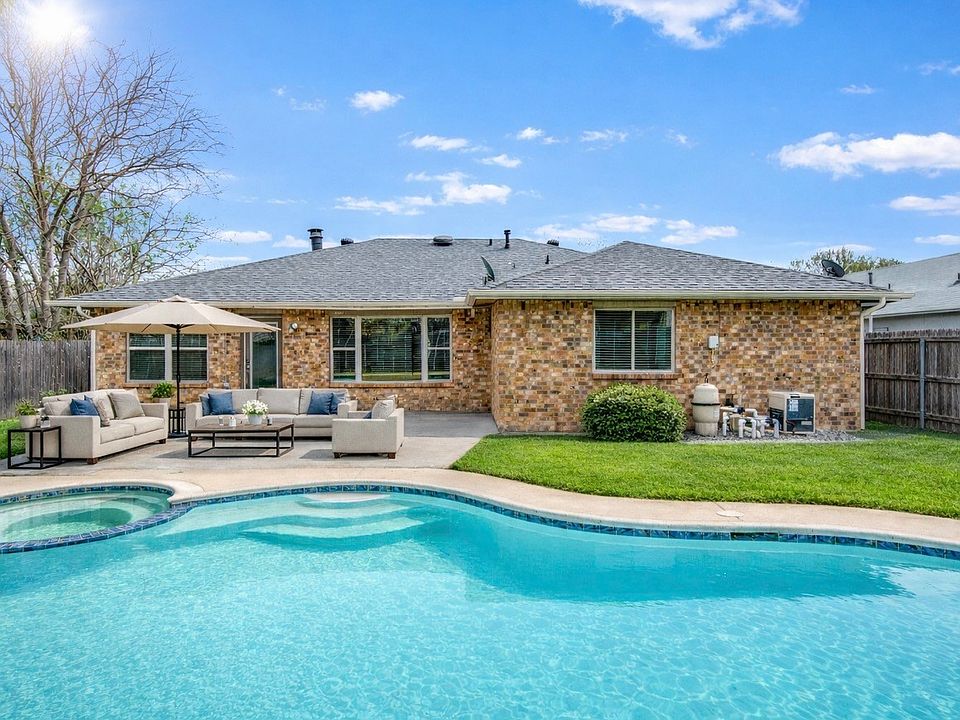 1st image of 5413 Briar Ln
