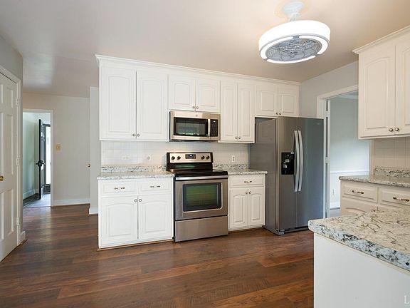 5th image of 2745 Greenhill Ln