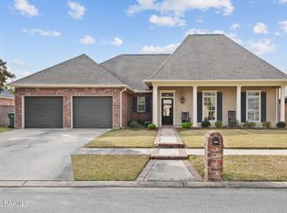 203 Oak Hollow Dr, Lafayette, LA 70508