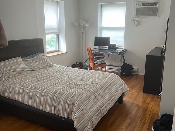 2nd image of 462 Grand St #22