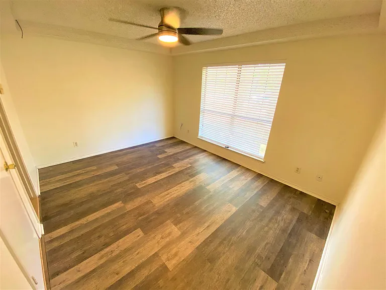 223 Hood St — Photo 10